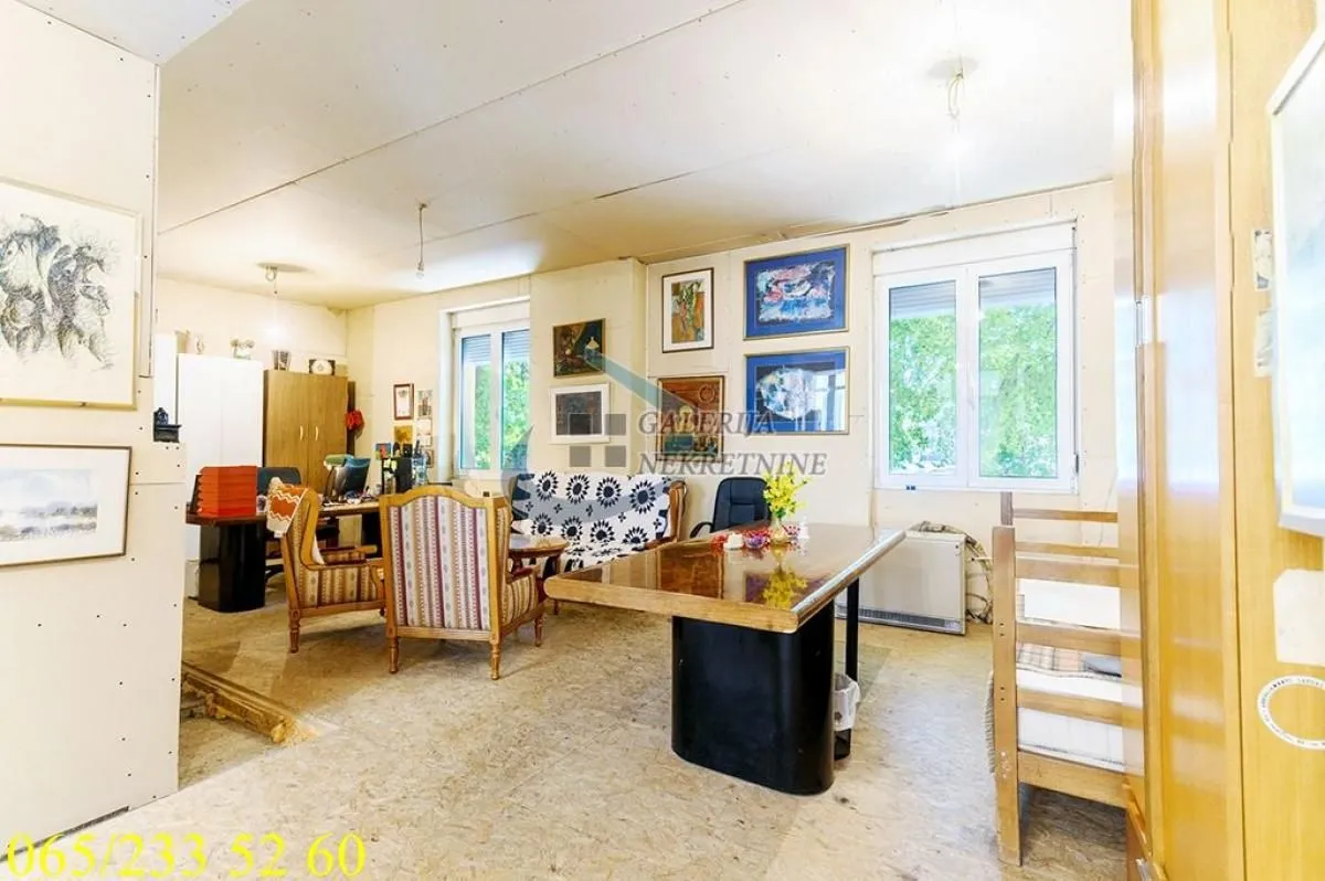 Sale, two bedroom apartment, 86m², Kalenić Pijaca, Vračar Sve Podlokacije