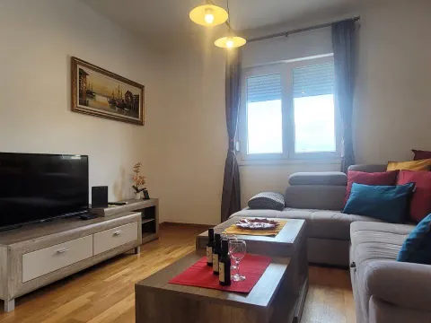 Izdavanje, jednosoban stan, 42m², City Kvart, Podgorica - image 3