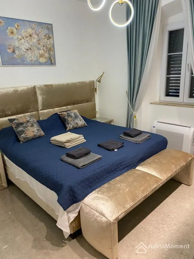 Prodaja, trosoban stan, 81m², Grad, Kotor