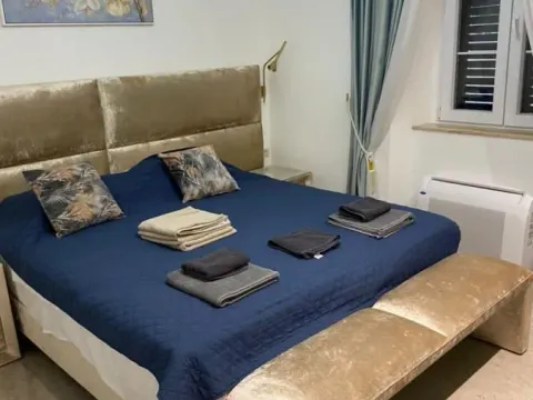 Prodaja, trosoban stan, 81m², Grad, Kotor - image 4