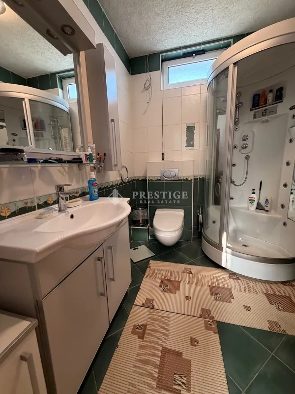 Rent, four bedroom apartment, 130m², Gorica C, Podgorica