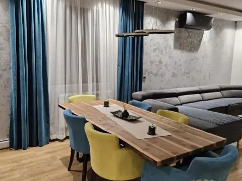 Rent, house, 200m², Ledine, Beograd - image 9