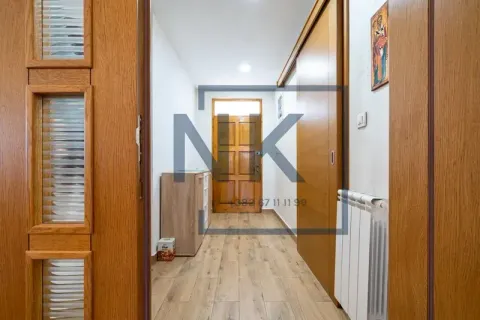 Prodaja, kuća, 136m², 1 maj, Podgorica - image 10