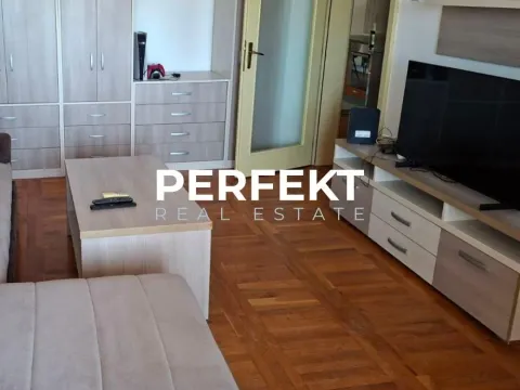 Prodaja, trosoban stan, 79m², Centar, Pančevo - image 2
