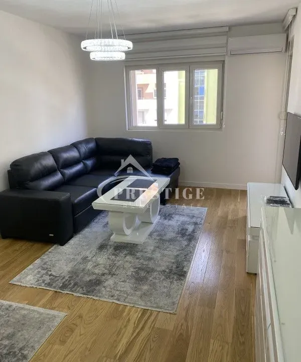 Izdavanje, jednosoban stan, 49m², Central Point, Podgorica
