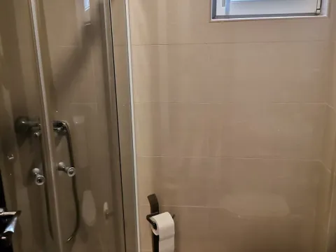 Rent, one bedroom apartment, 50m², Podkošljun, Budva - image 8