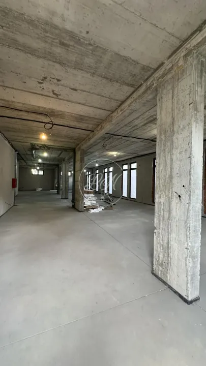 Prodaja, poslovni prostor, 205m², Batajnica, Beograd