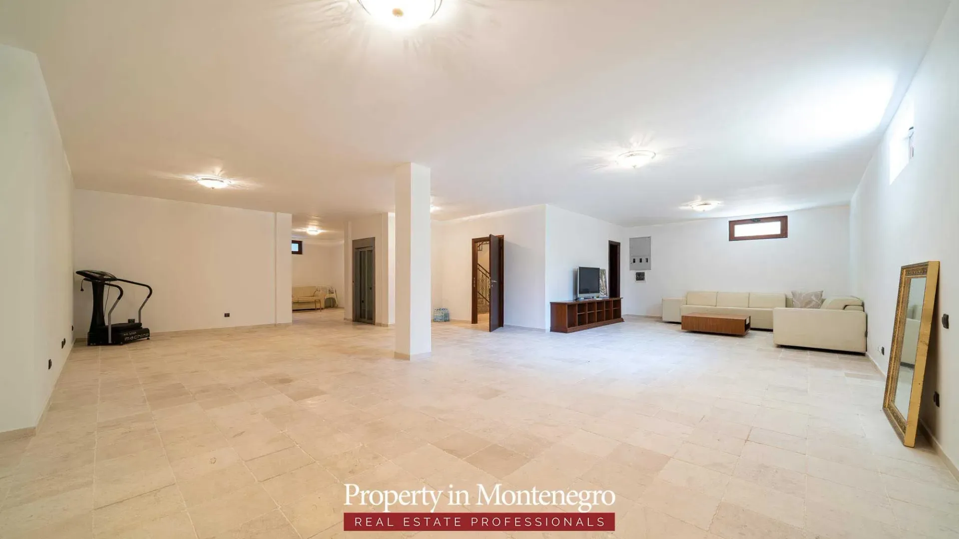 Sale, house, 971m², Petrovac, Budva