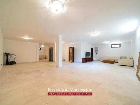 Prodaja, kuća, 971m², Petrovac, Budva - image 86