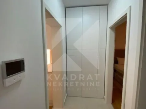 Izdavanje, jednosoban stan, 73m², Obala Đuraševića, Tivat - image 14