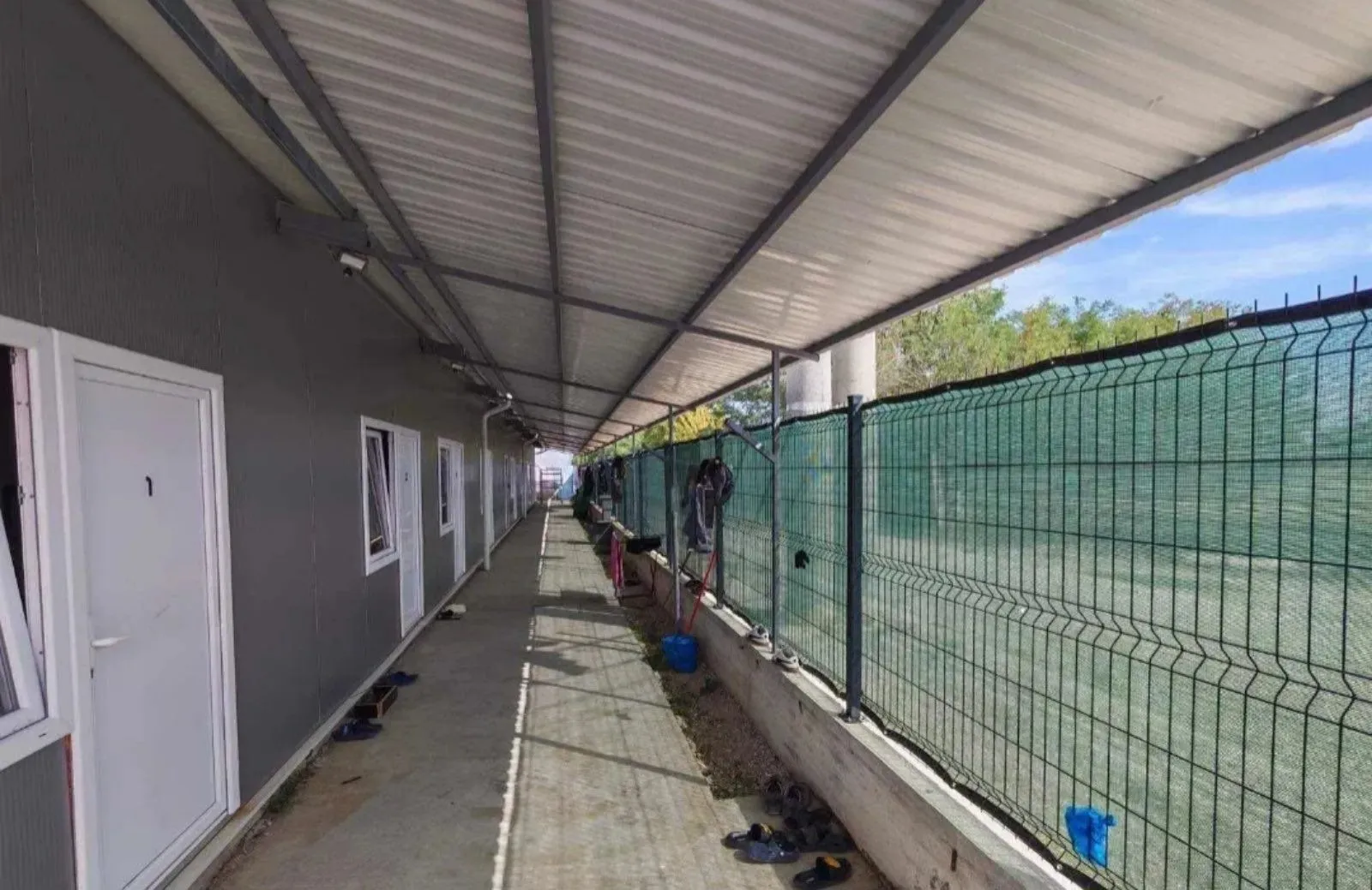 Izdavanje, kuća, 320m², Dobanovci, Surčin
