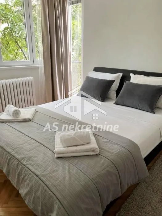 Rent, two bedroom apartment, 54m², Kalenić Pijaca, Vračar Sve Podlokacije