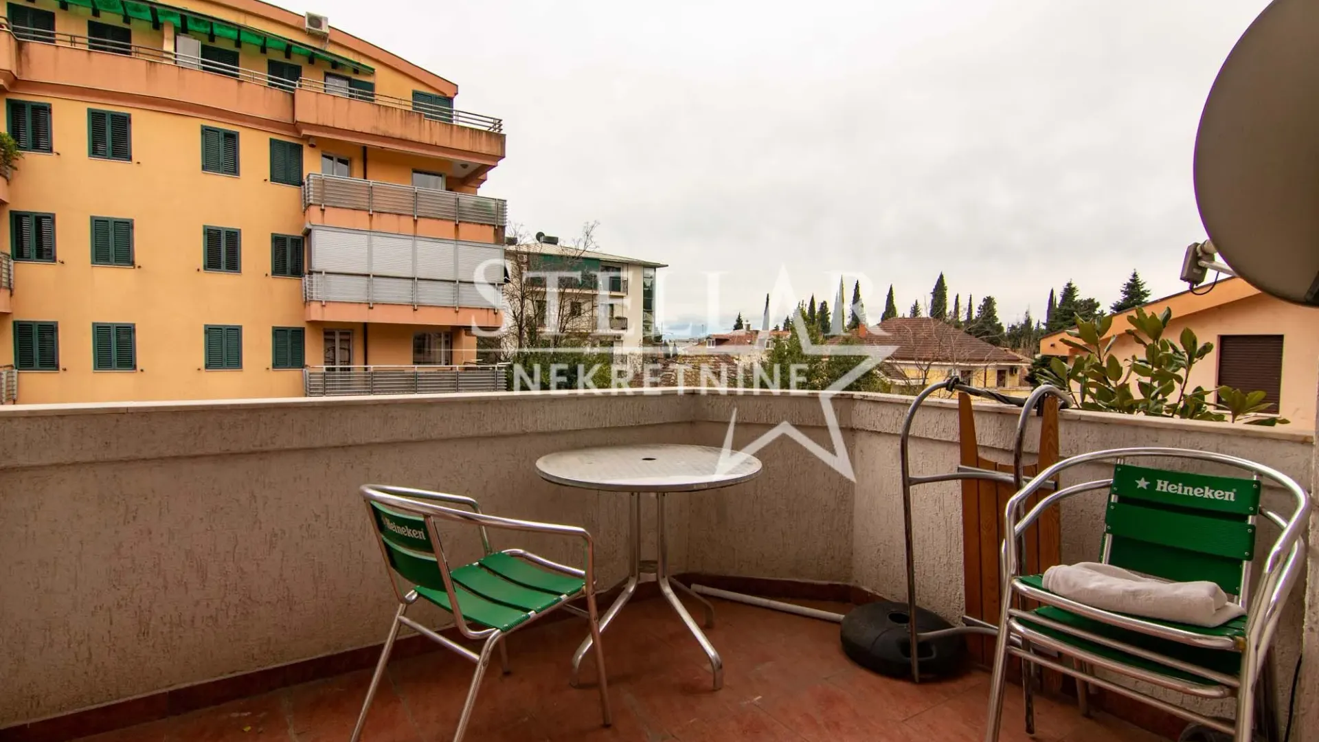 Izdavanje, trosoban stan, 115m², Gorica C, Podgorica