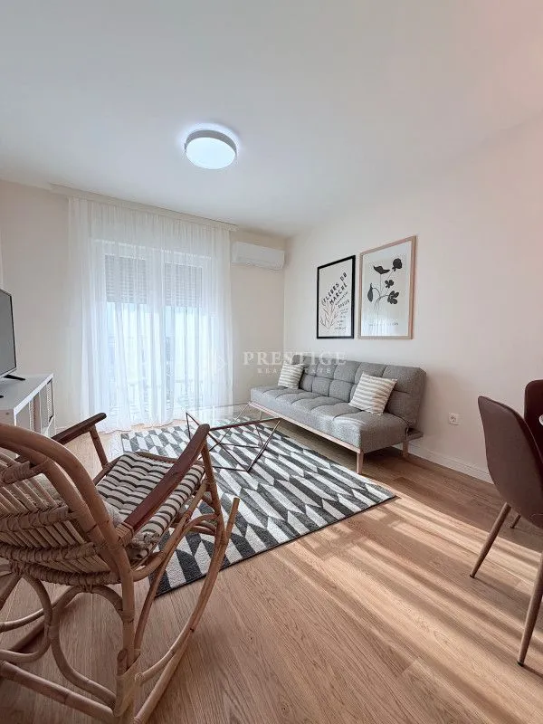 Izdavanje, jednosoban stan, 39m², Pobrežje, Podgorica