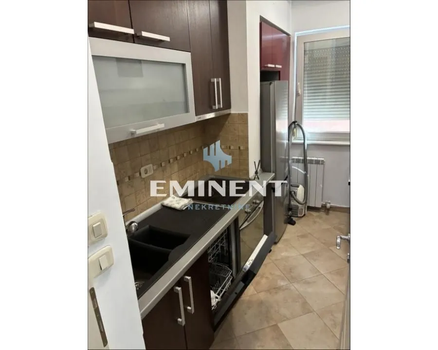 Izdavanje, trosoban stan, 72m², Voždovac Sve Podlokacije, Beograd