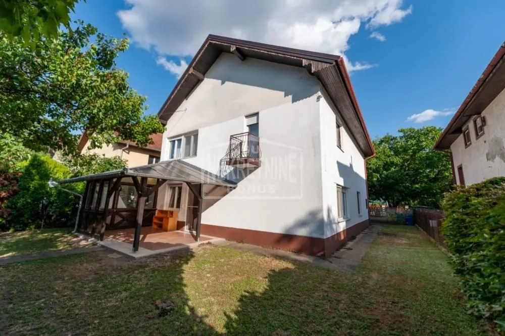 Prodaja, kuća, 195m², Mali Radanovac, Subotica