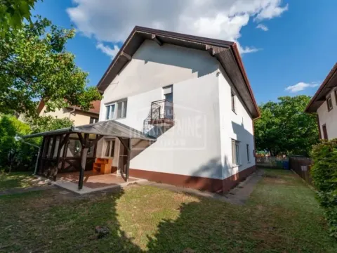 Prodaja, kuća, 195m², Mali Radanovac, Subotica