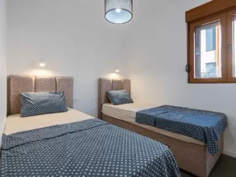 Izdavanje, dvosoban stan, 71m², Donja Lastva, Tivat - image 8