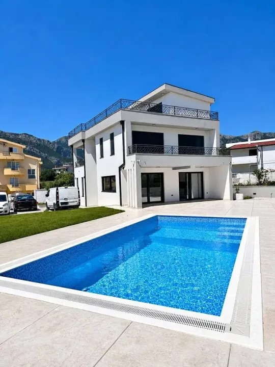 Sale, house, 380m², Bar, Crna Gora