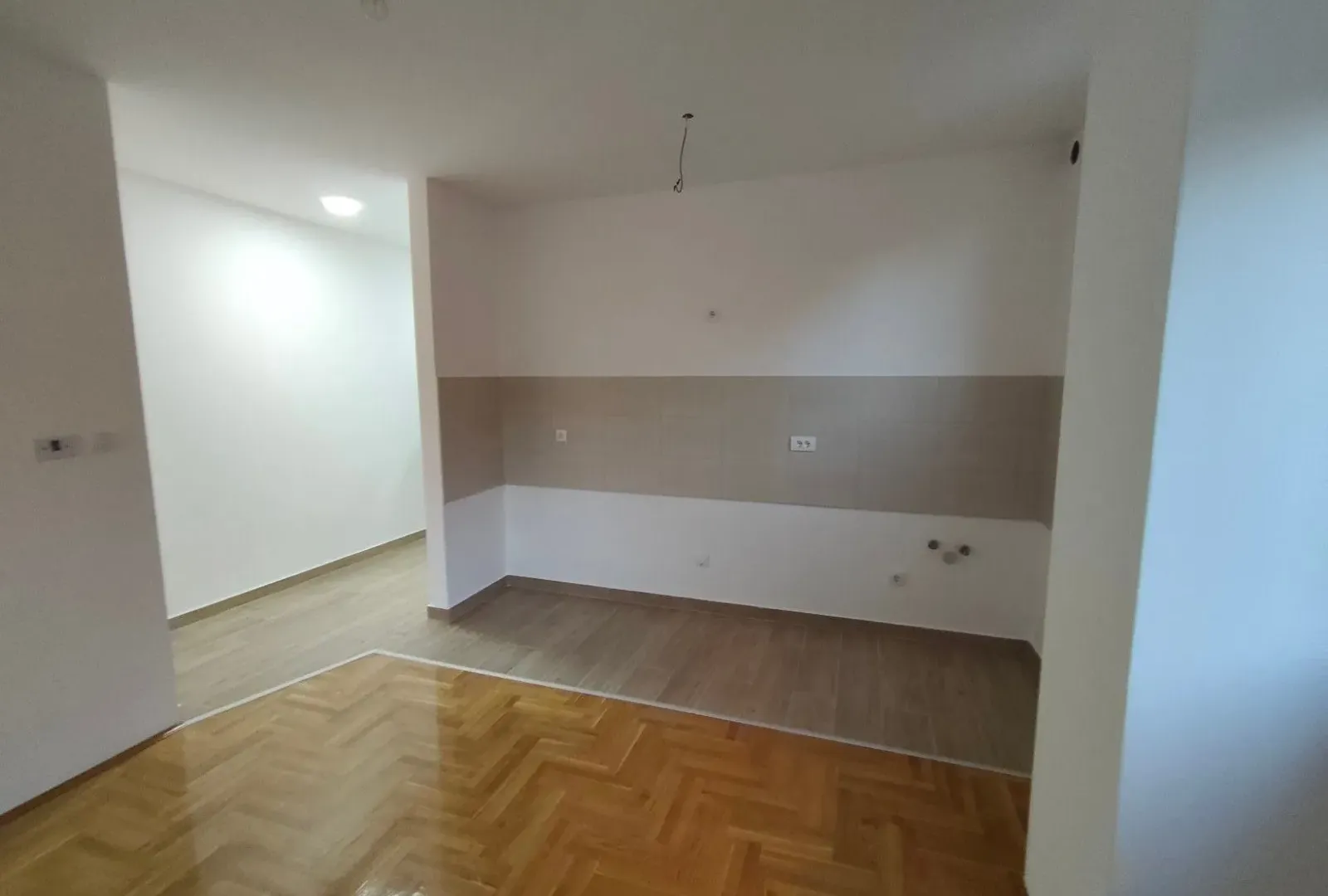 Prodaja, dvosoban stan, 55m², Centar, Loznica