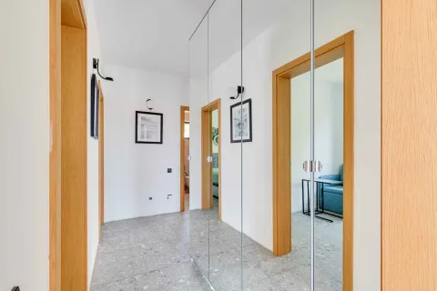Prodaja, trosoban stan, 77m², Tivat, Crna Gora - image 4