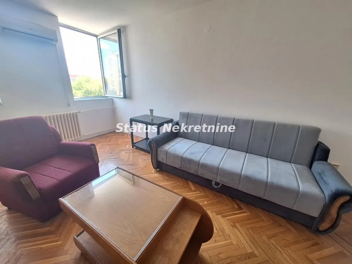 Izdavanje, garsonjera, 30m², Bulevar Oslobodjenja, Novi Sad Sve Podlokacije