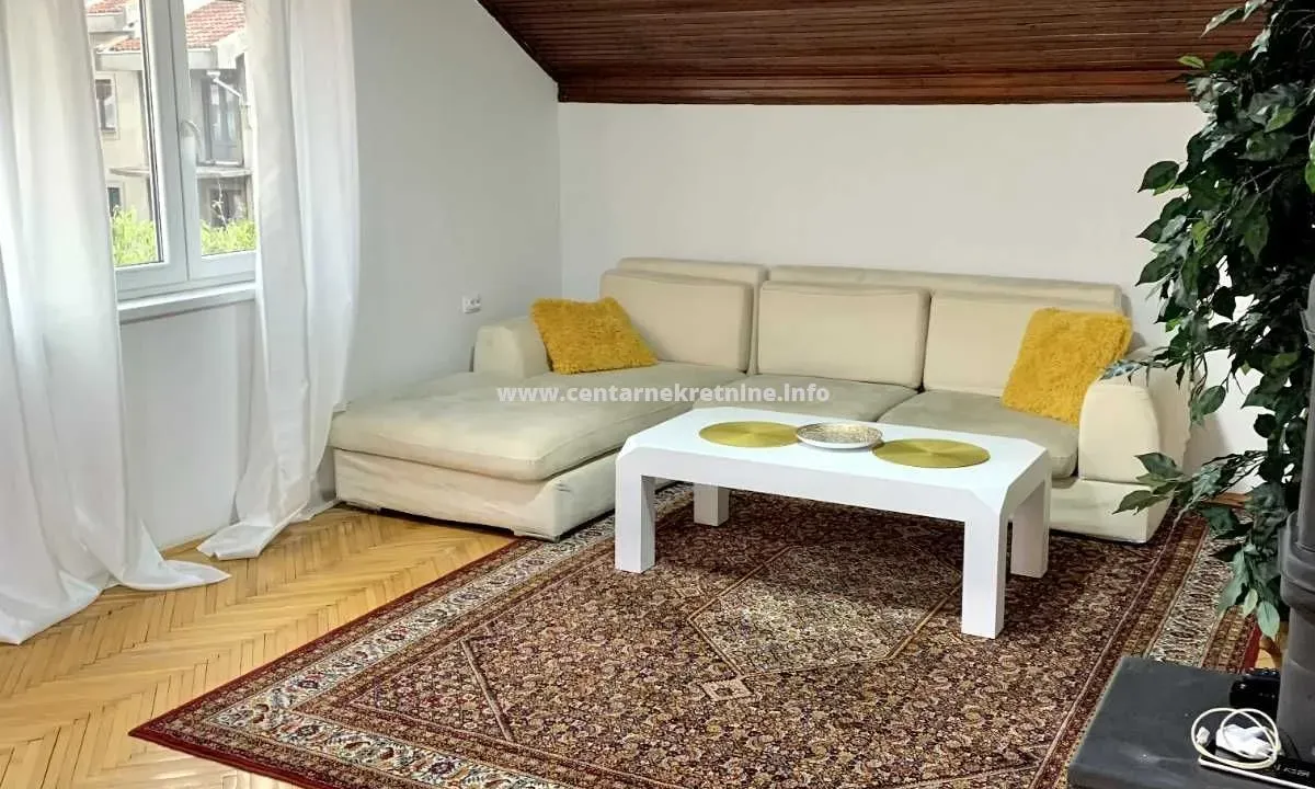 Izdavanje, trosoban stan, 100m², Stari Aerodrom, Podgorica