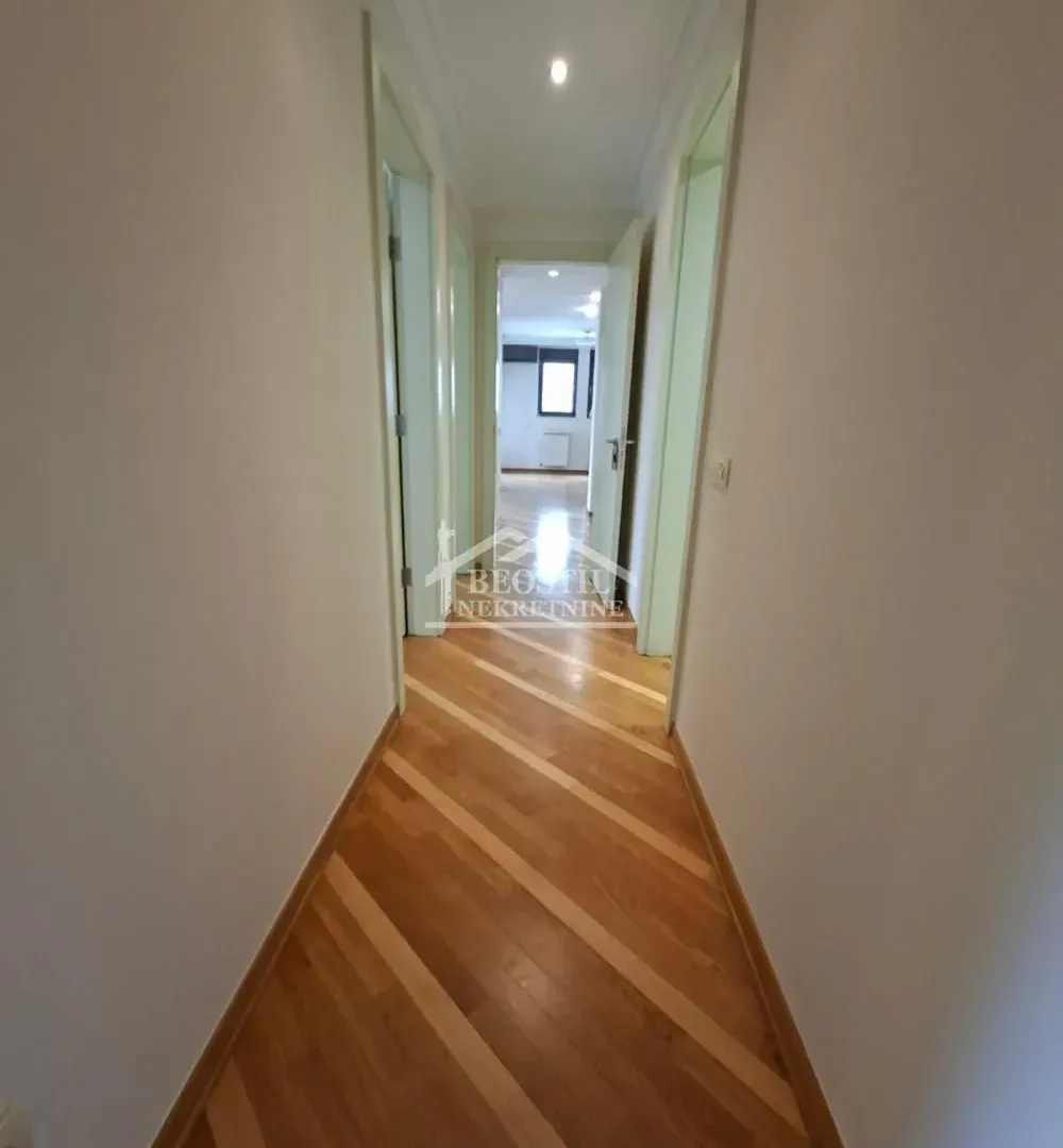 Rent, four bedroom apartment, 125m², Savski Venac, Beograd