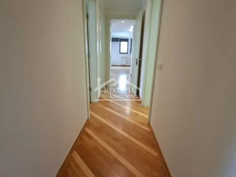 Rent, four bedroom apartment, 125m², Savski Venac, Beograd - image 8