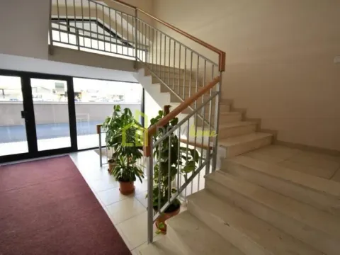 Izdavanje, dvosoban stan, 64m², City Kvart, Podgorica - image 4