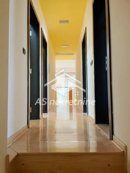 Izdavanje, stan, 207m², Kalenić Pijaca, Vračar Sve Podlokacije