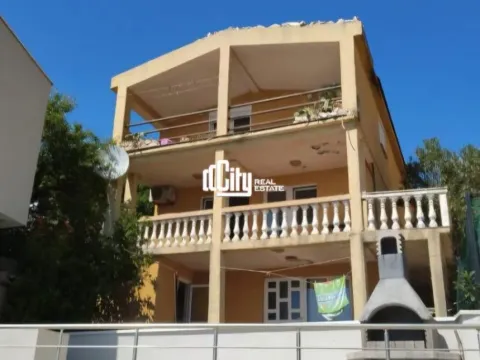 Prodaja,  kuća, 180m2, Dobre Vode, Bar