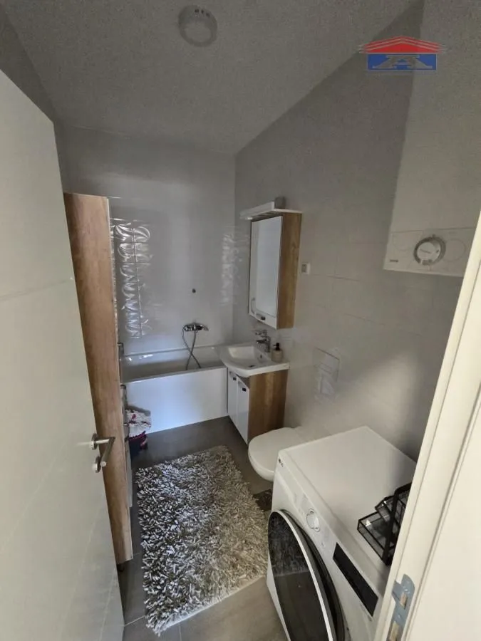 Izdavanje, dvosoban stan, 56m², Podbara, Novi Sad Sve Podlokacije