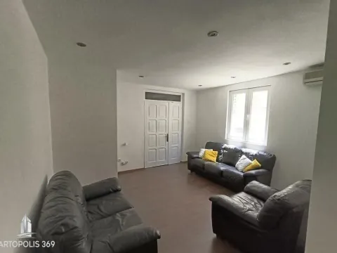Prodaja, četvorosoban stan, 87m², Zemun Sve Podlokacije, Beograd - image 2