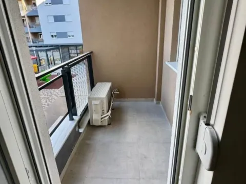 Rent, one bedroom apartment, 46m², Stari Aerodrom, Podgorica - image 6