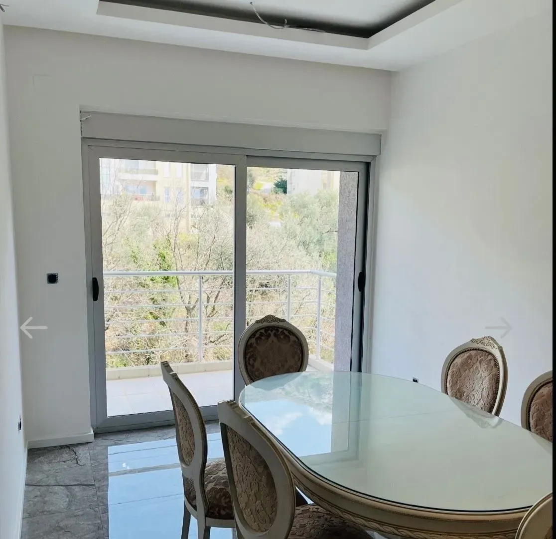 Prodaja, dvosoban stan, 90m², Rafailovići, Budva