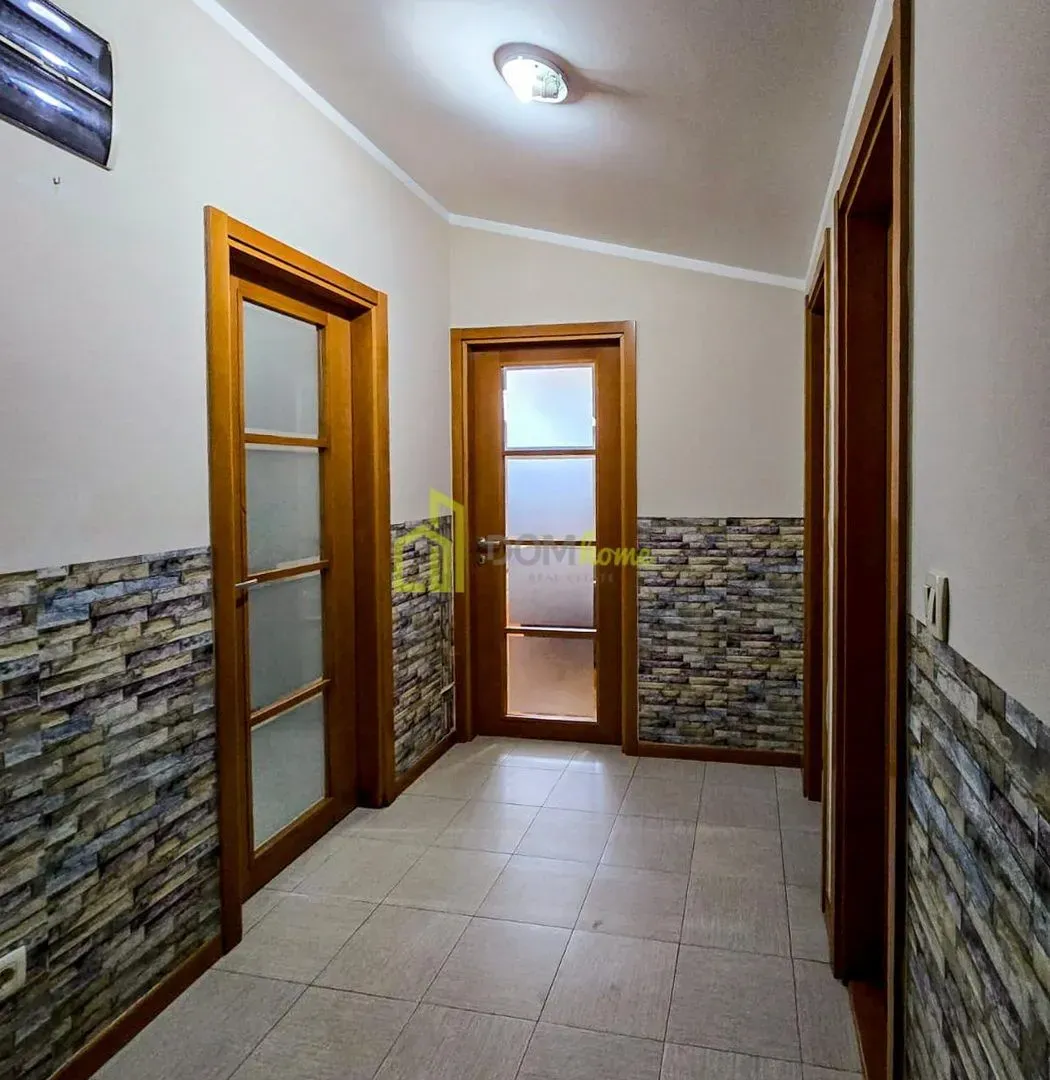 Prodaja, trosoban stan, 92m², Autobuska stanica, Podgorica