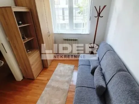 Rent, one bedroom apartment, 43m², Neimar, Vračar Sve Podlokacije - image 9