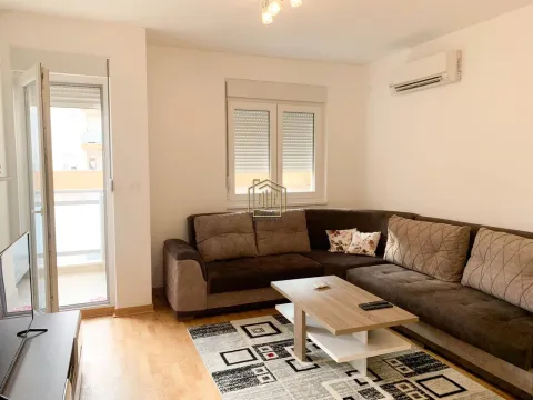 Izdavanje, jednosoban stan, 45m², City Kej, Podgorica