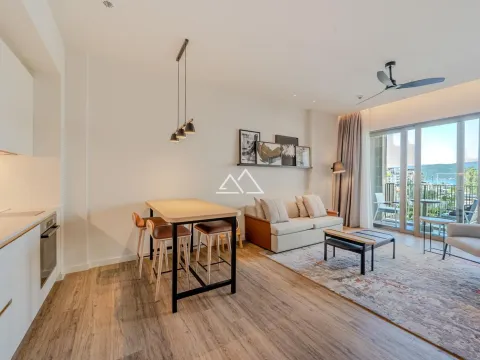 Prodaja, jednosoban stan, 63m², Centar, Tivat - image 4