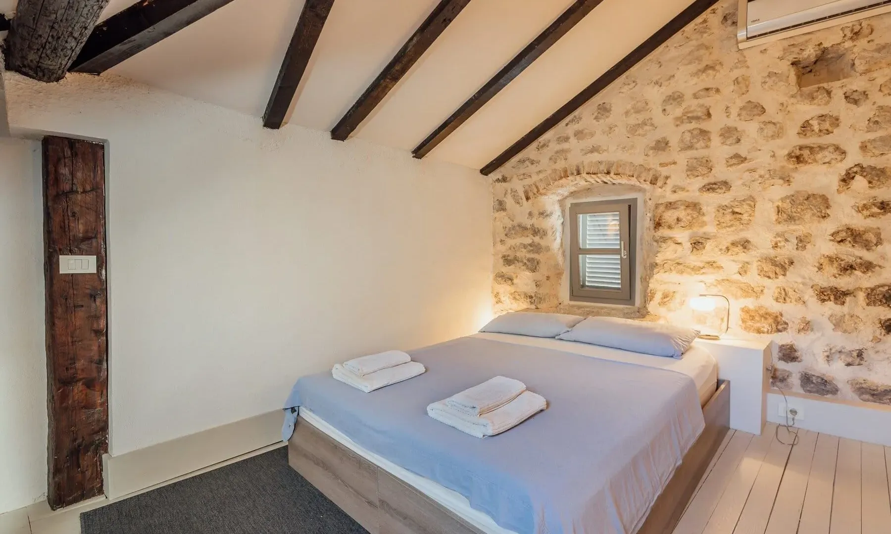 Rent, house, 90m², Muo, Kotor