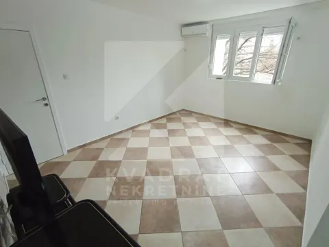 Izdavanje, dvosoban stan, 65m², Blok 5, Podgorica - image 3