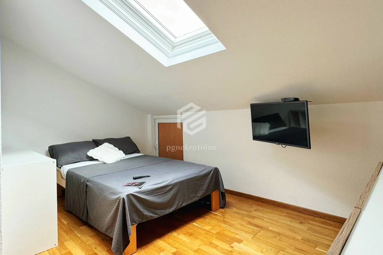 Rent, three bedroom apartment, 160m², Tivat, Crna Gora