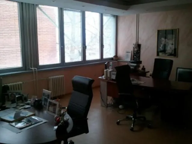Rent, office space, 2000m², Zemun Centar, Zemun Sve Podlokacije