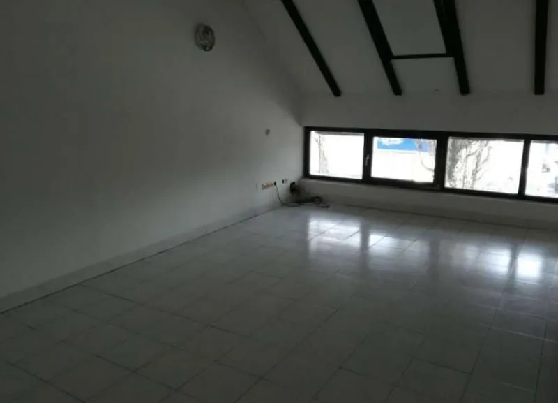Rent, office space, 300m², Surčin, Beograd