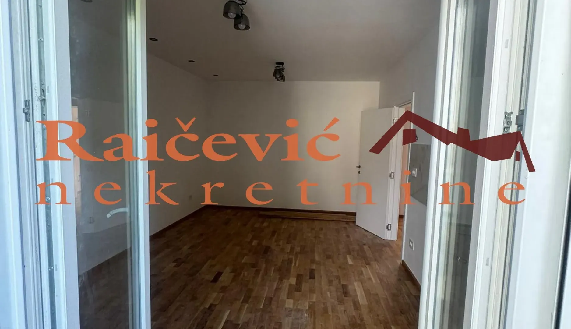Prodaja, dvosoban stan, 45m², Centar, Požarevac