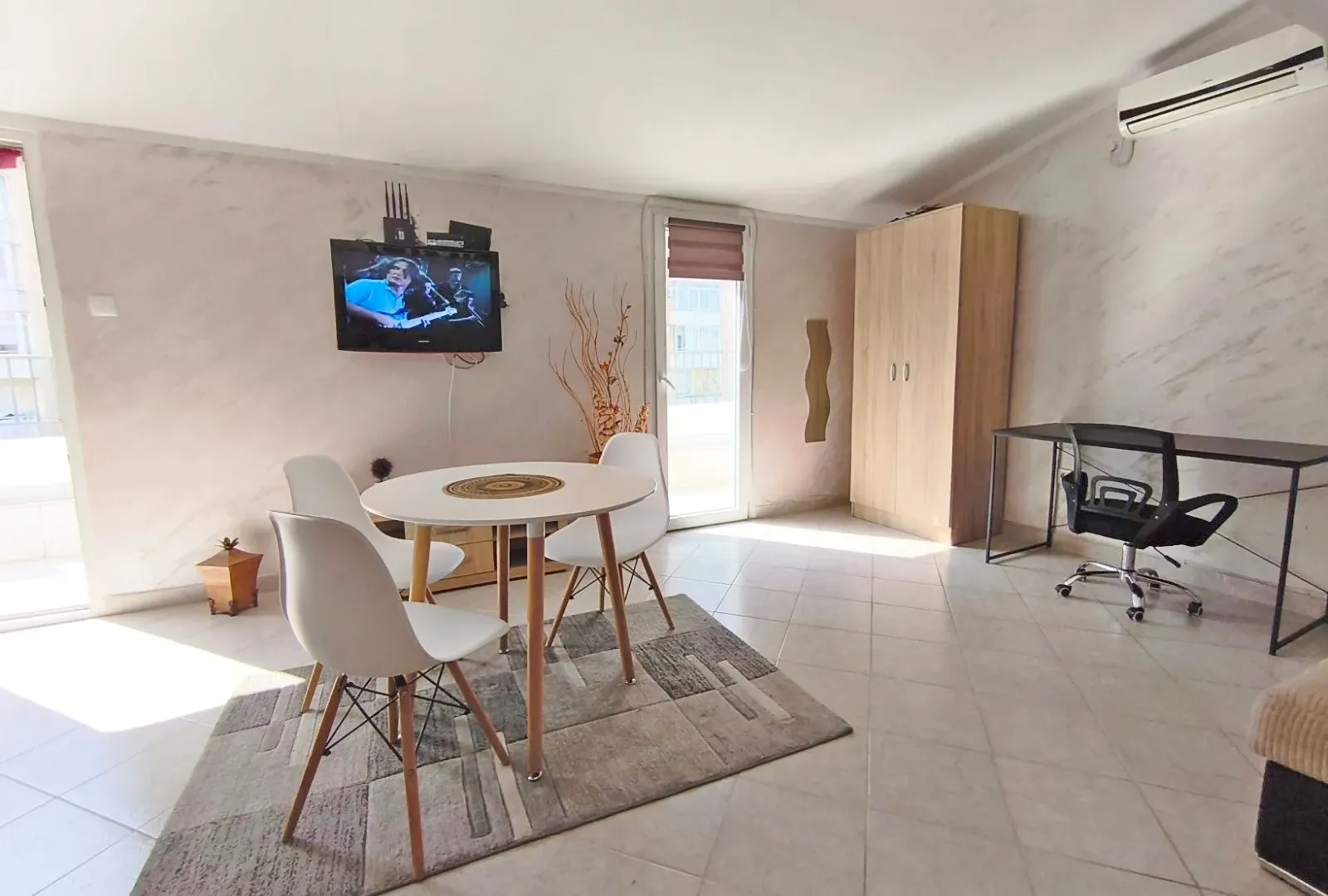 Rent, studio apartment, 40m², Stari Aerodrom, Podgorica
