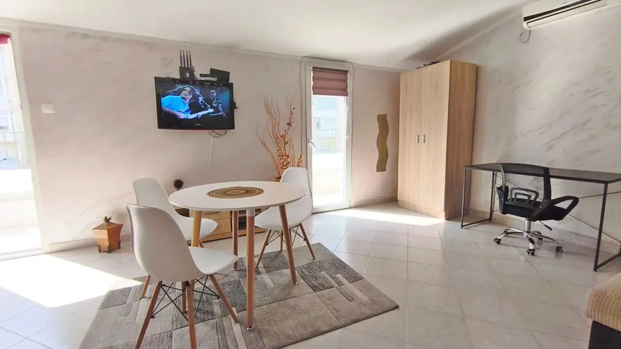 Rent, studio apartment, 40m², Stari Aerodrom, Podgorica