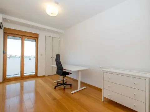 Izdavanje, trosoban stan, 101m², Preko Morače, Podgorica - image 4