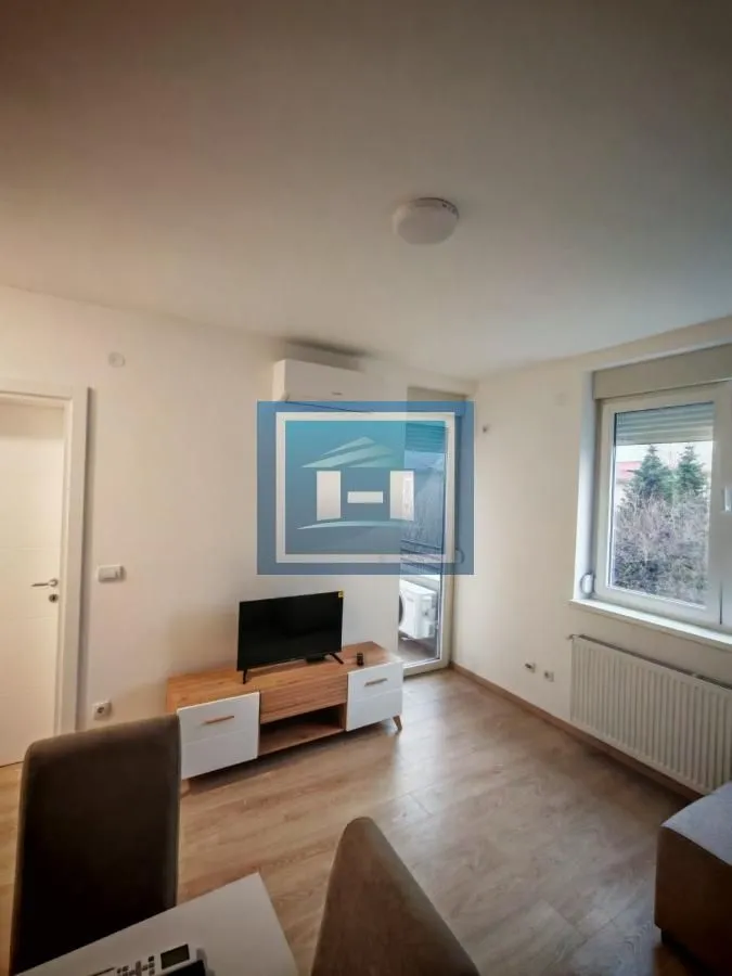 Izdavanje, jednosoban stan, 36m², Paraćin, Srbija